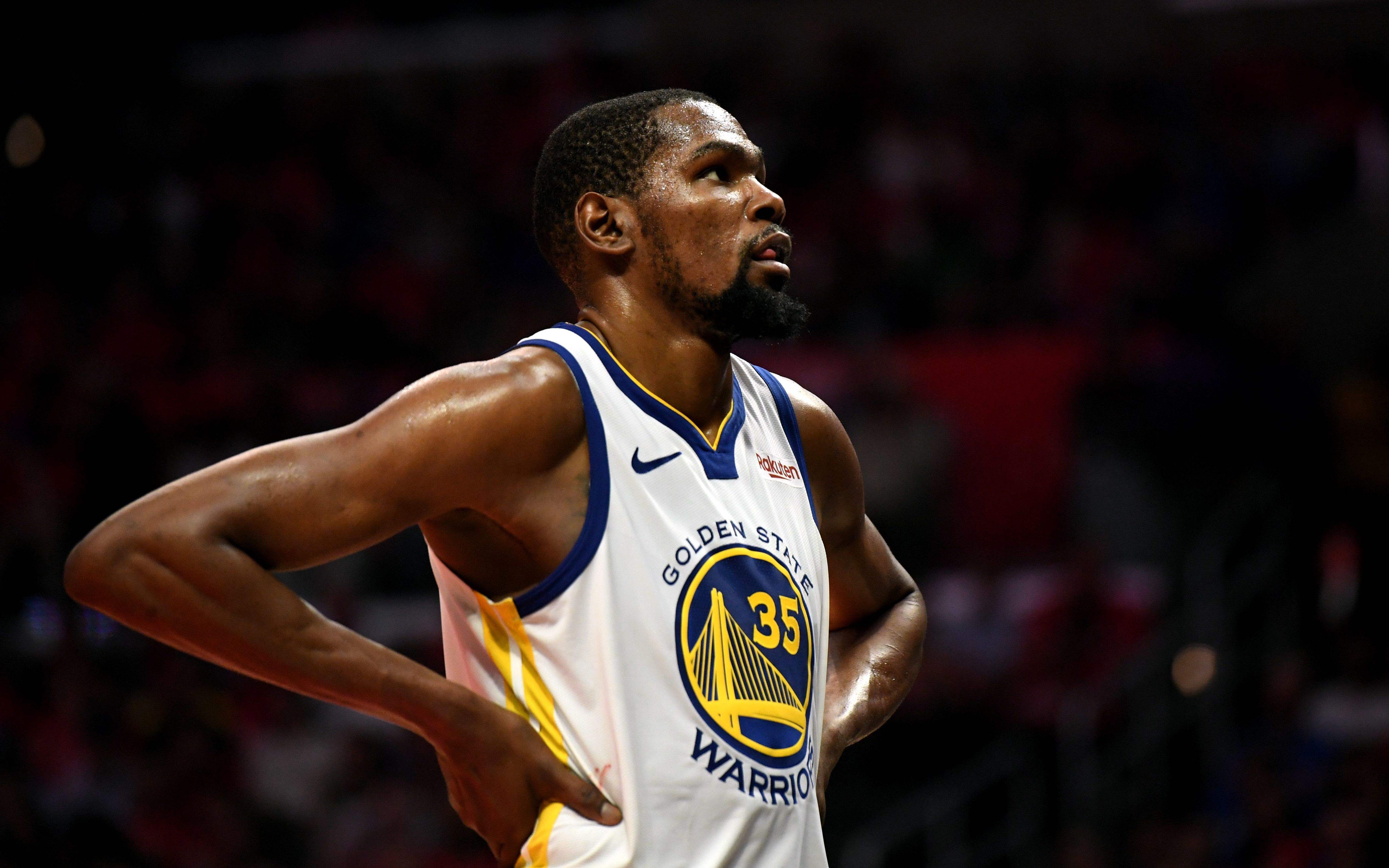 国内足球仍 国内足球仍